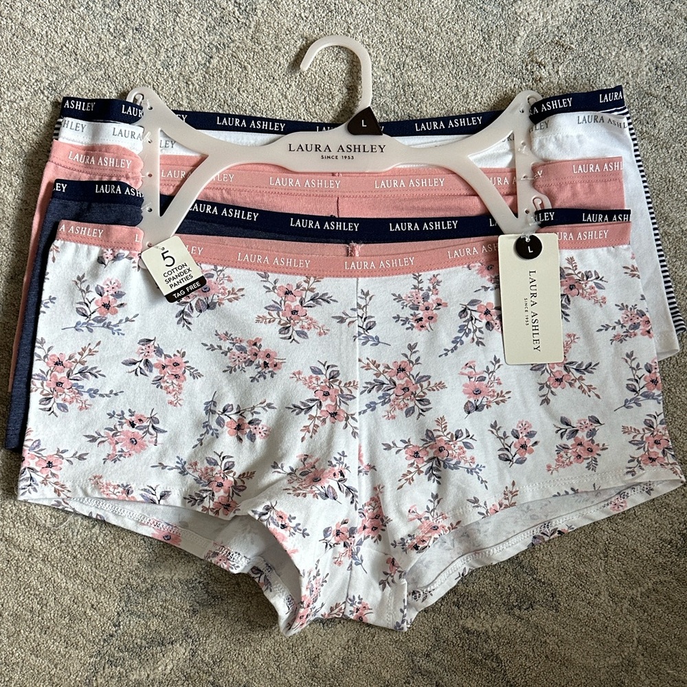 Laura Ashley panties
Size L 
Multi colors